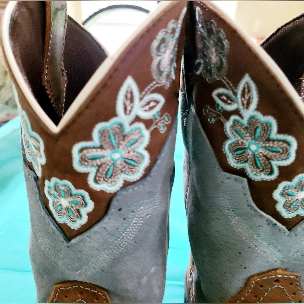 Justin Boots - Picture 12 of 13